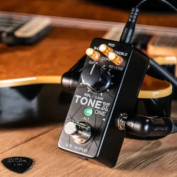 ik-multimedia-tonex-one-efekt-pedali-asimetrik-e-ticaret-gorsel1